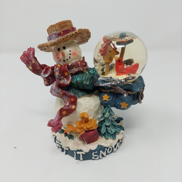 Studio Eluceo Snowman Let It Snow Figurine With Mini Snowglobe Christmas Decor - Picture 2 of 9
